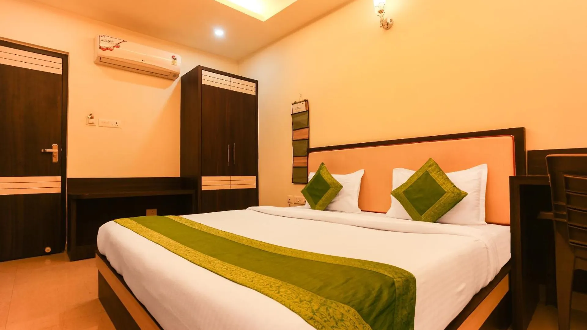 Hotel Janki International Sigra 2 Km From Kashi Vishwanath Temple Váránaszi