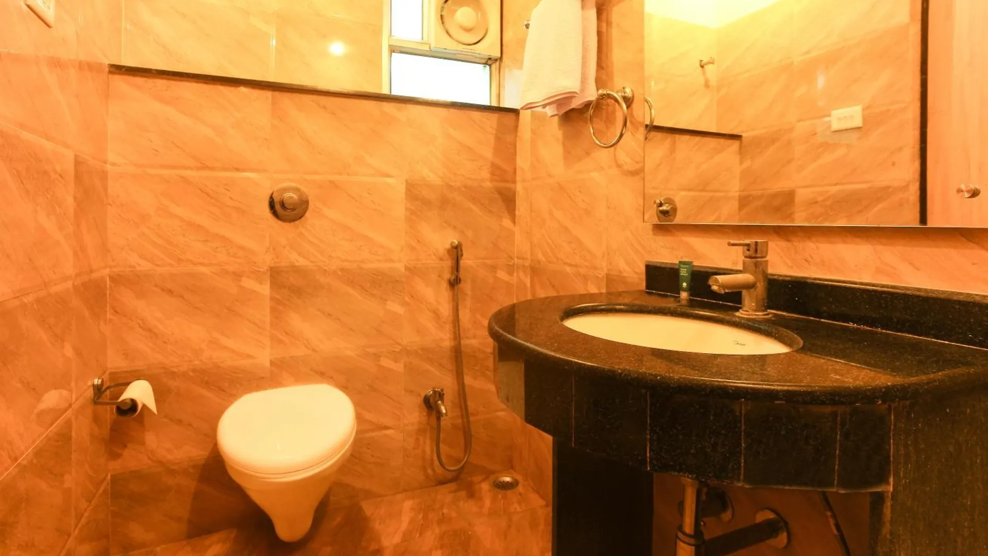 Hotel Janki International Sigra 2 Km From Kashi Vishwanath Temple Váránaszi