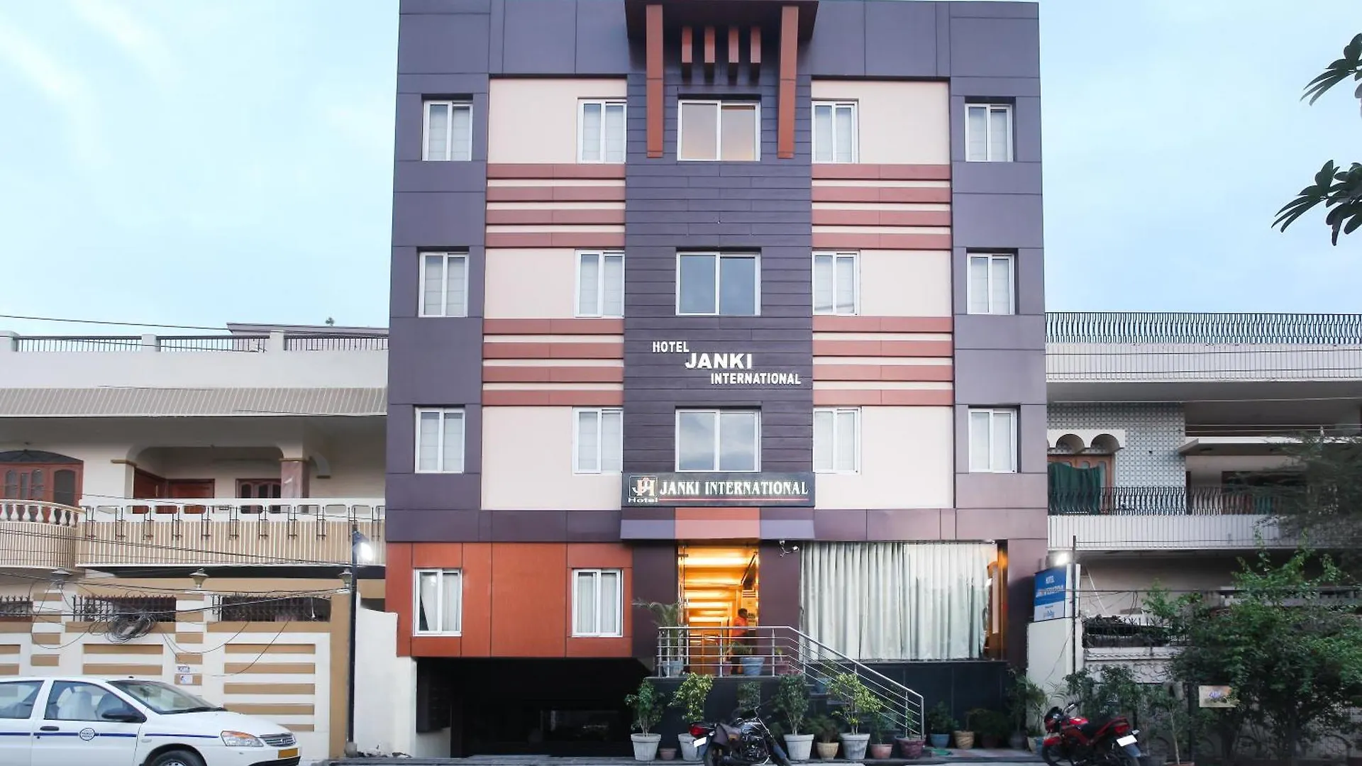 Hotel Janki International Sigra 2 Km From Kashi Vishwanath Temple Váránaszi